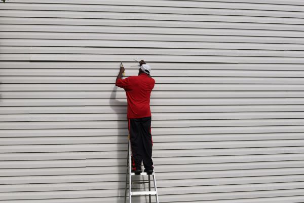 Siding Reattachment in Plano